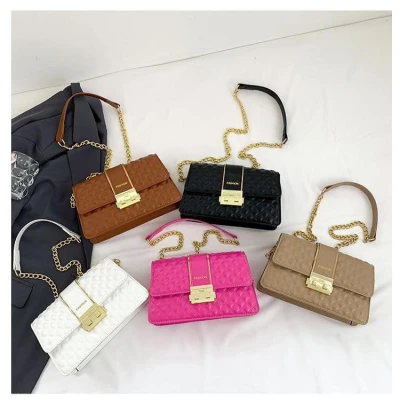 Large Capacity Diamond Lattice Design Exquisite Hardware Closure Crossbody Shoulder Bag
