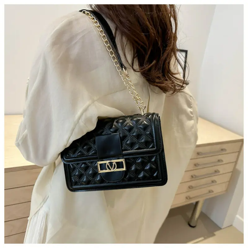 Elegant Classic Tote Shopper Bag for Women with Commuter Style and Minimalist Leisure Business Use